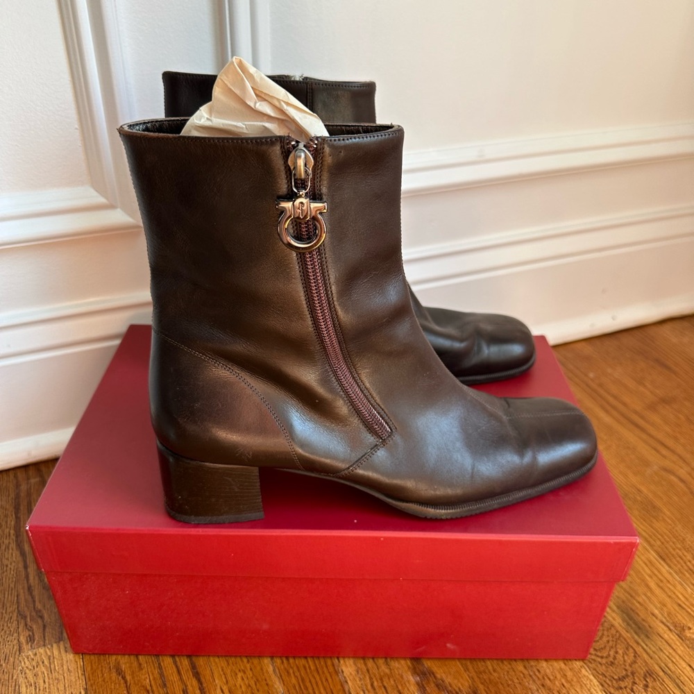 **Salvatore Ferragamo Brown Leather Ankle Boots**